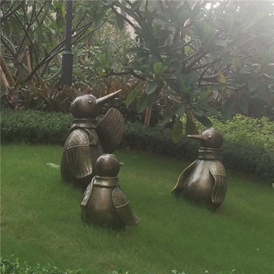 Handmade Bronze Garden Statues Outdoor Decorative Penguin Sculpture