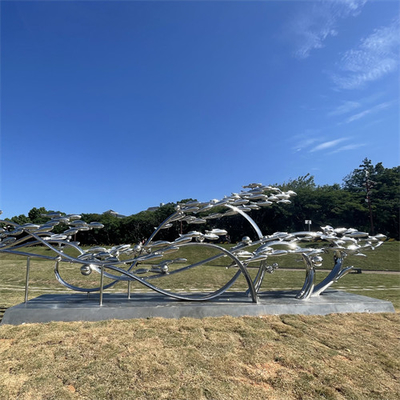 Mirror Modern Metal Art Fish Sculptures Polished For Garden Decoration
