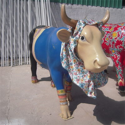 Fiberglass Life Size Animal Statues Garden Painted Cow Sculptures For Mall